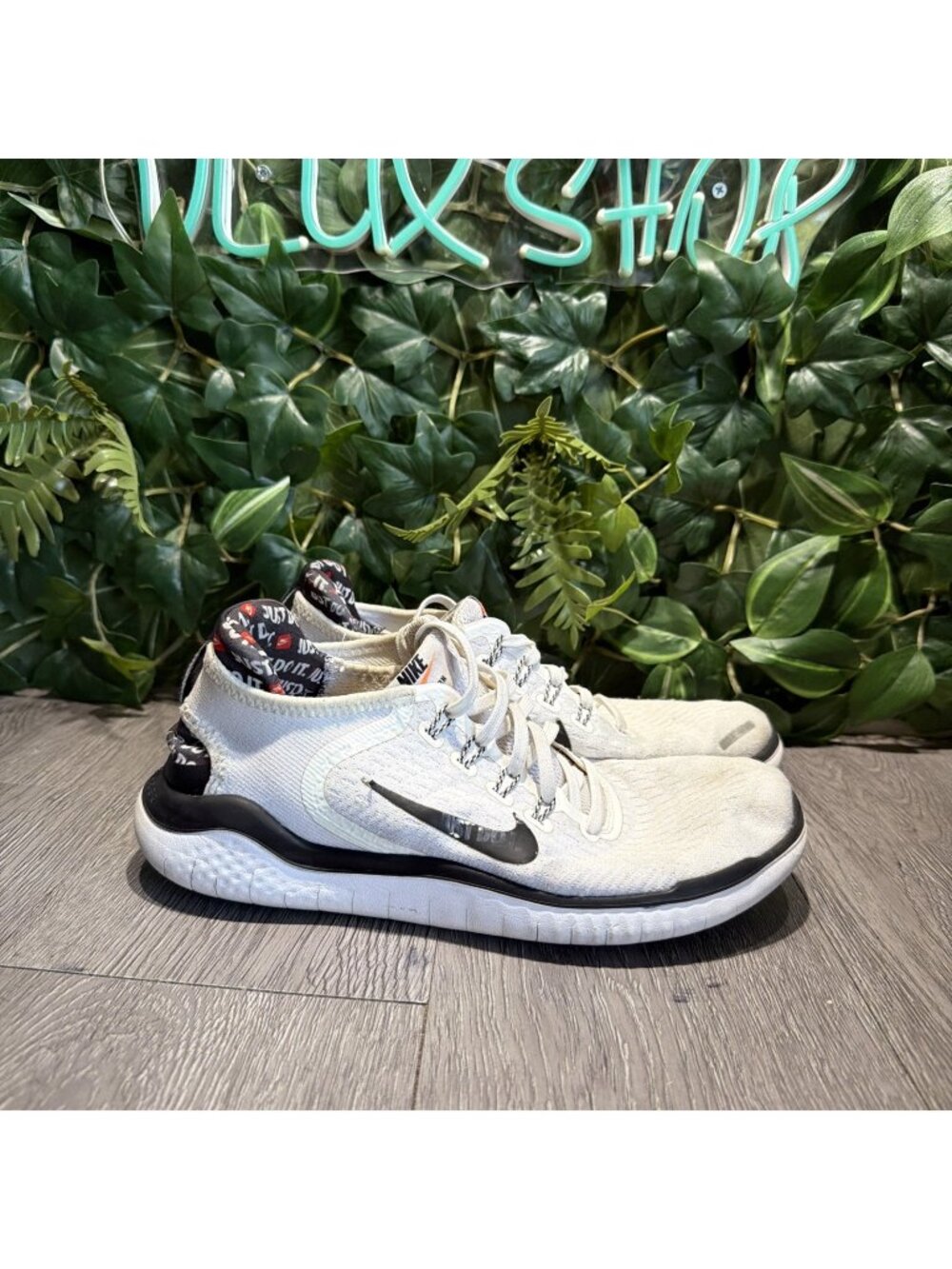 Nike Womens Free RN 2018 Just Do It Running Shoes White Logo Size 9